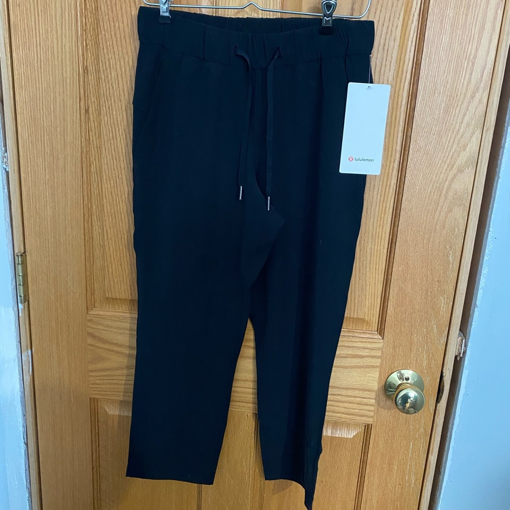 Lululemon On The Fly Crop size 4